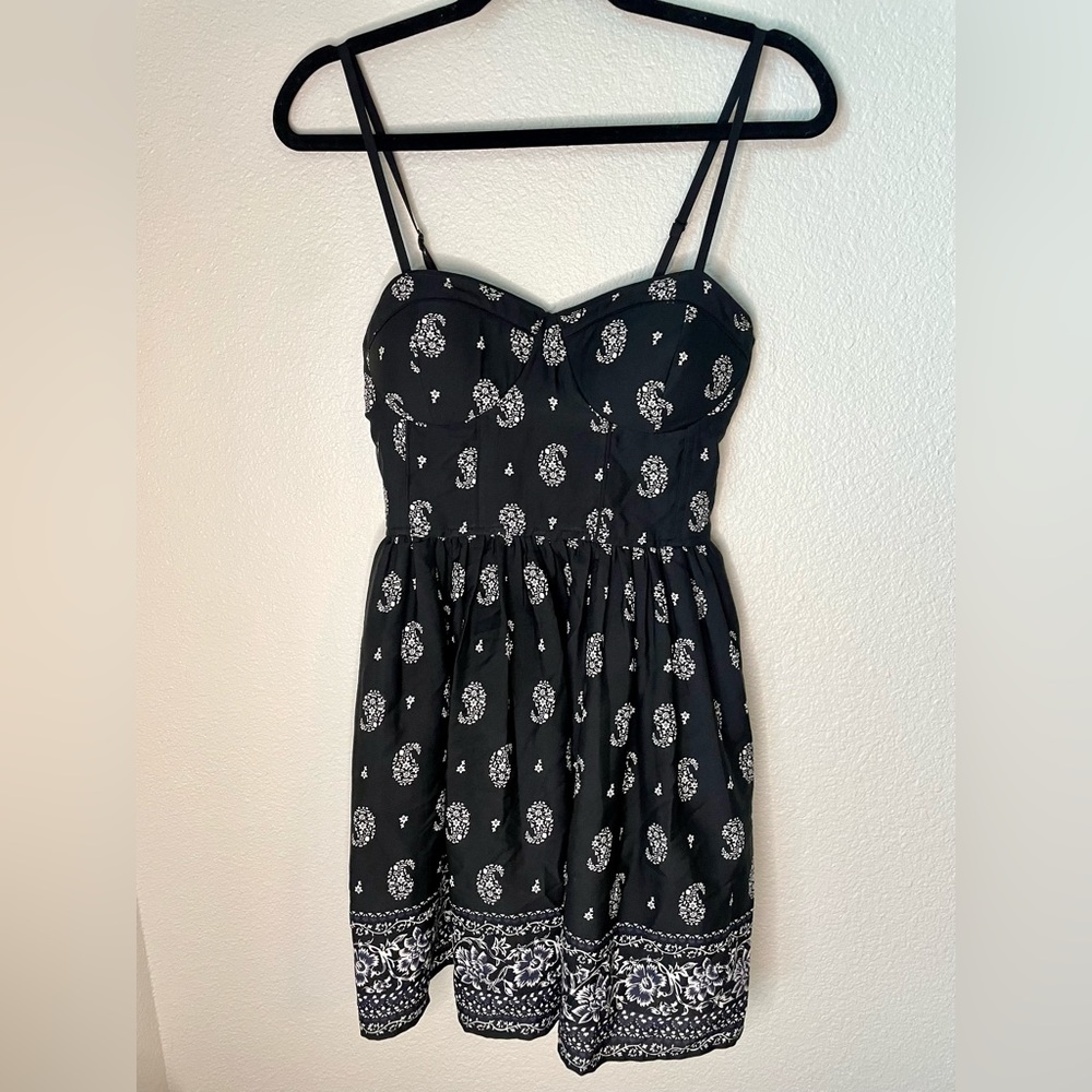Black Band of Gypsies sundress w/ pockets - sz S - bustier top - paisley details